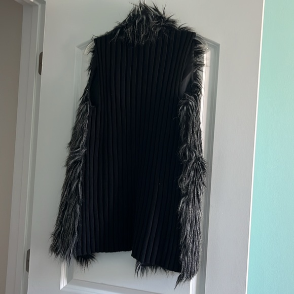 Adrianna Papell Faux fur sweater vest - Picture 9 of 9